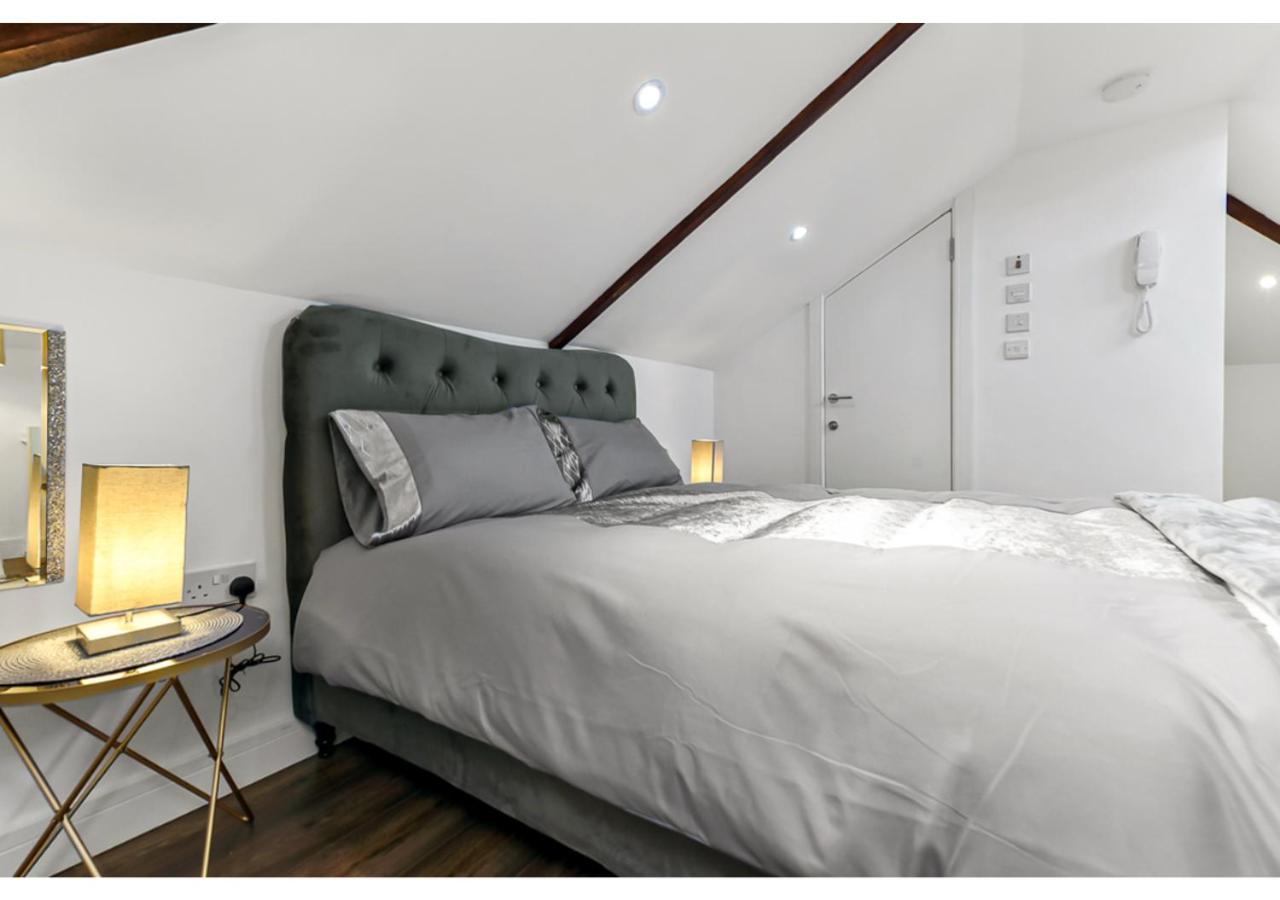 Sleek And Modern Studio With Minimalist Vibe Lägenhet Chelmsford Exteriör bild