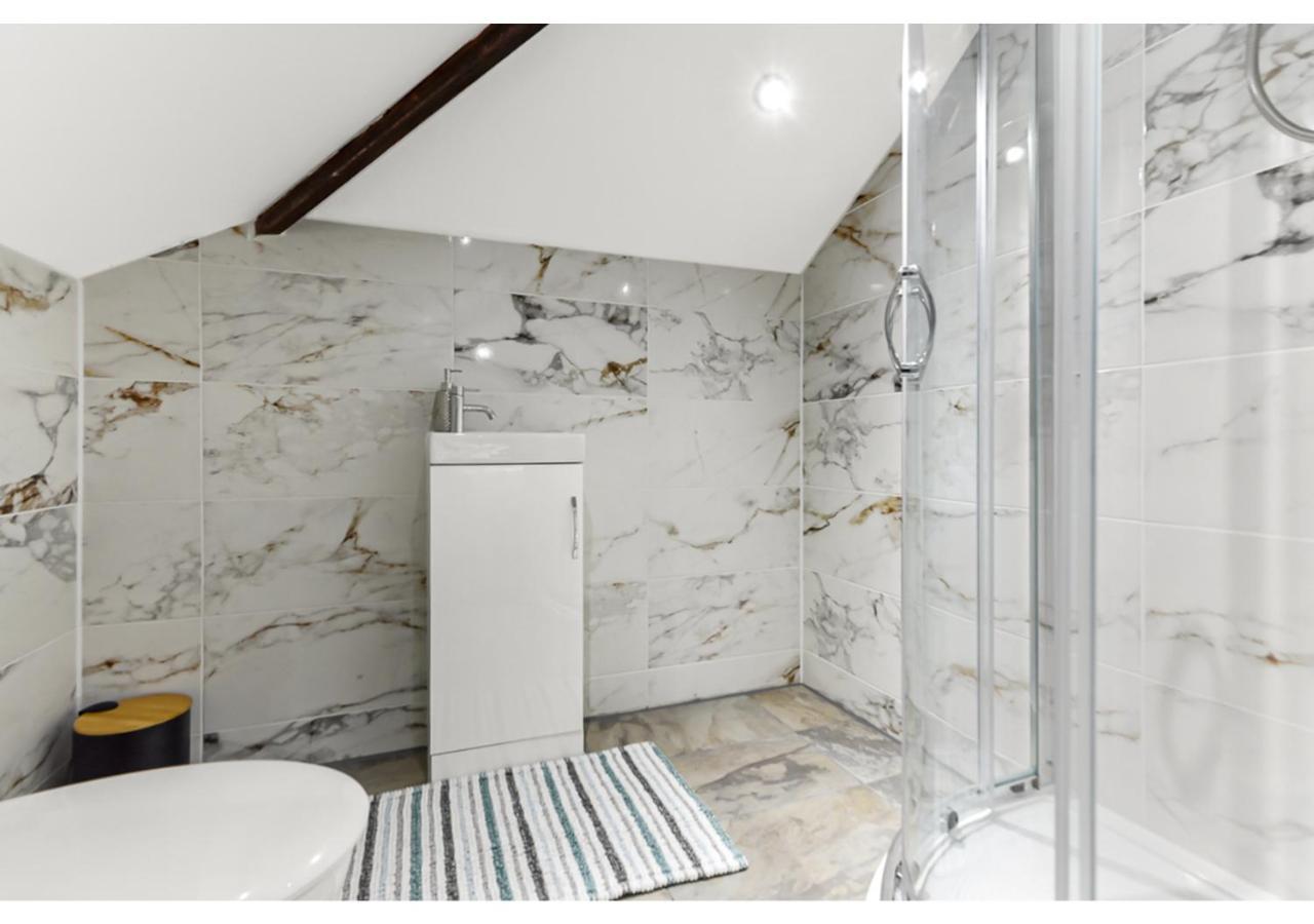 Sleek And Modern Studio With Minimalist Vibe Lägenhet Chelmsford Exteriör bild